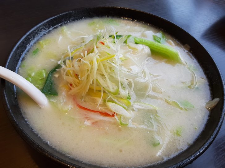 【人気店】中華料理『上海厨房 中倉店』の「生姜香る白湯麺」が激旨だった！