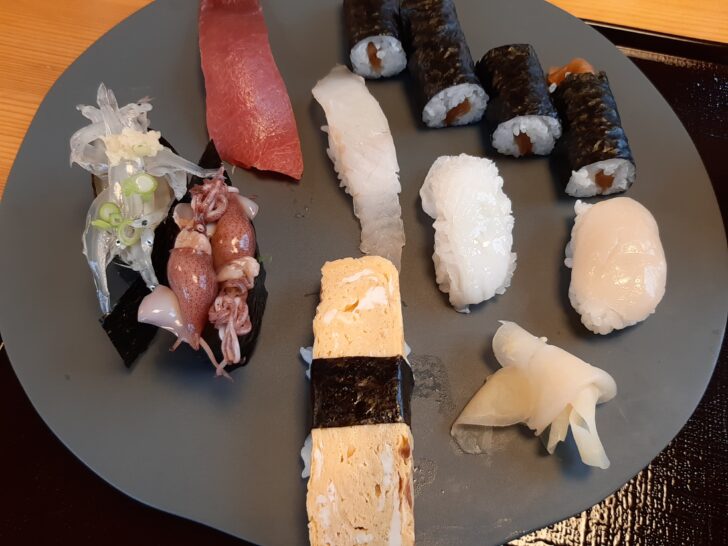 石巻市の『旭山ドライブイン』近くの『農家れすとらん お結び』でお得な「お寿司ランチ」を食べてみた!